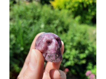 Skull Lepidolite 2cm small 2