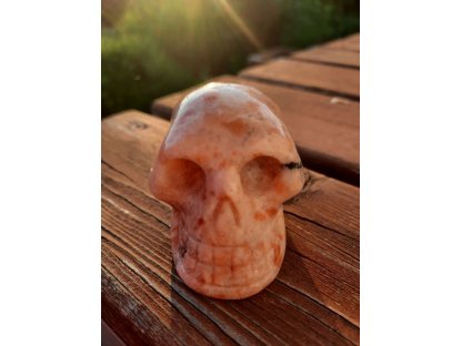 Lebka/Skull /Schädel Himalajski slunečné  kámen/sun stone/Sonne Stein  5,5cm