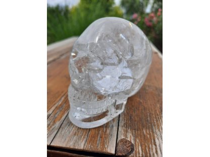 Crystal skull with rainbows 8cm
