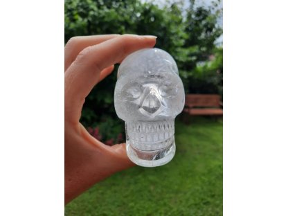 Crystal skull with rainbows 8cm