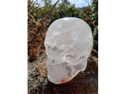 Skull Crystal hollow special with iron inclusion 11cm