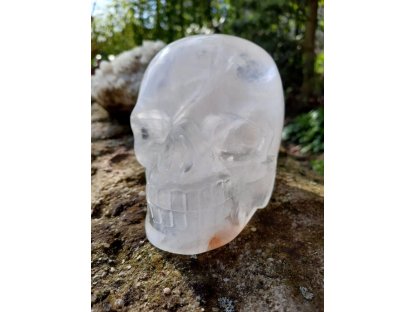 Skull Crystal hollow special with iron inclusion 11cm