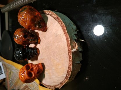 Lebka/Skull/Schädel pryskyřice s měď/Resin with copper infusion/Harz mit Kupfer 4cm Triquetra 2