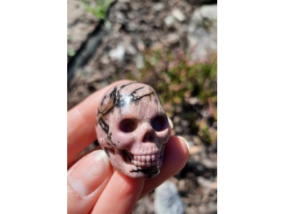 Lebka ,Skull,Schädel Rhodonite 3cm