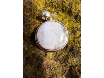 Moon stone Silver round Pendant 3cm 2