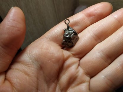 Meteorite železný/Iron - přivešek/Pendant 2 cm