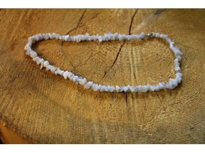 Necklace chalcedony cut stones- 8 mm