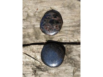 Nuummite/Numit Plochy/Soap Stone/Handschleiferstein 3,5cm-4cm 2