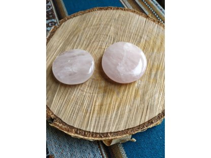 Plochy  /Soap Stone/Handschemeilcherstein růženín/Rosequartz -4cm