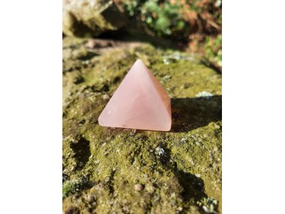 Pyramida /Pyramid - růženín,Rose quartz 3cm