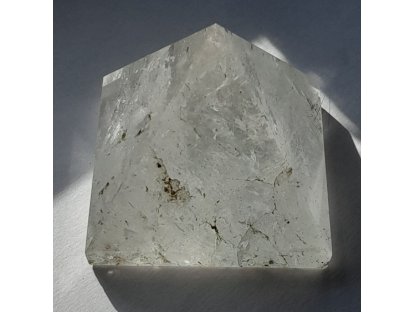 Pyramid Crystal 4cm 2