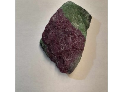 Rubin mit Zoisite roh stein 3,5cm