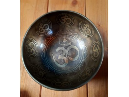 Tibetská mísa/Singing Bowl Om mantra 19cm