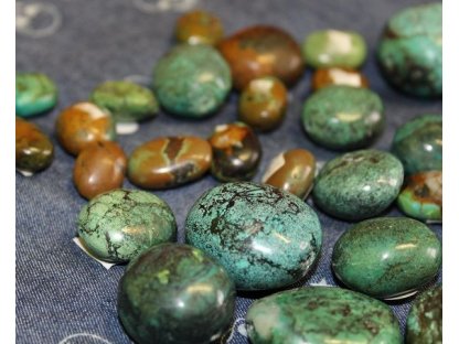 Tyrkys vrtany kameny pravda z Tibetů 2,5cm 2