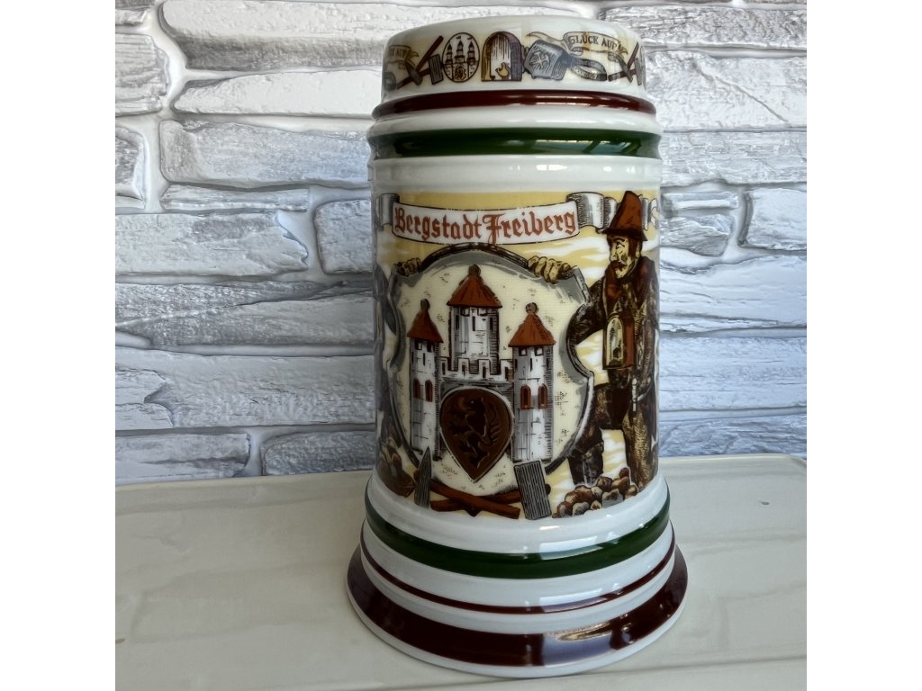 Korbel - Freiberger porzellan. Germany. 700 ml. 