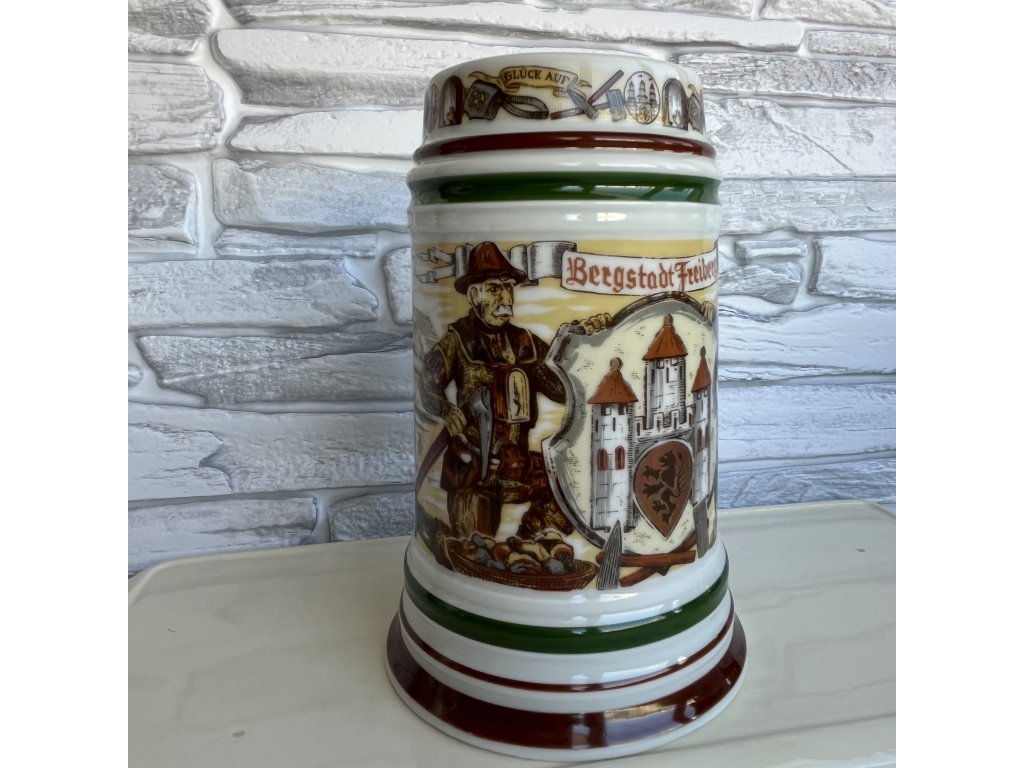 Korbel - Freiberger porzellan. Germany. 700 ml. 