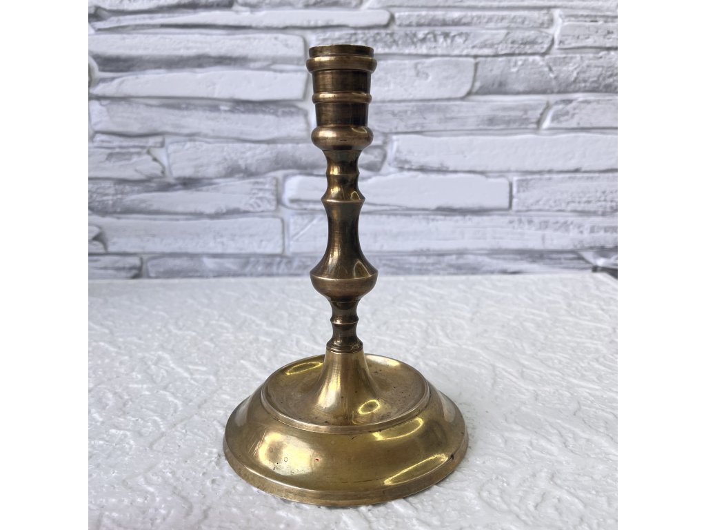 Svícen. Kov.  18 cm