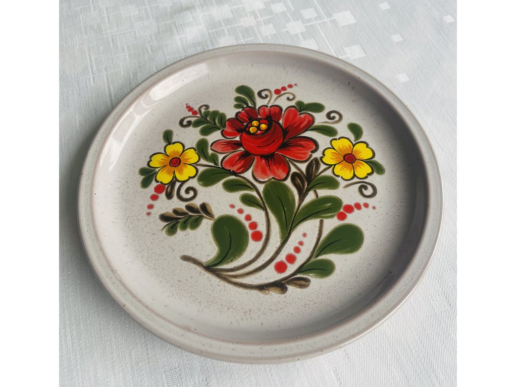 Talíř. Keramika. 19,5cm.