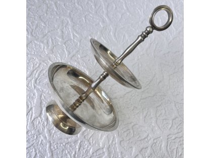 Etažér postříbřený.  Výška  21,5 cm.