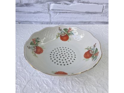 Porcelánová mistička / cedník. 5 x 19 cm.