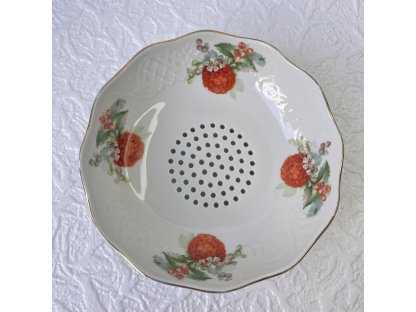 Porcelánová mistička / cedník. 5 x 19 cm.