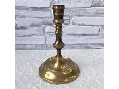 Svícen. Kov.  18 cm