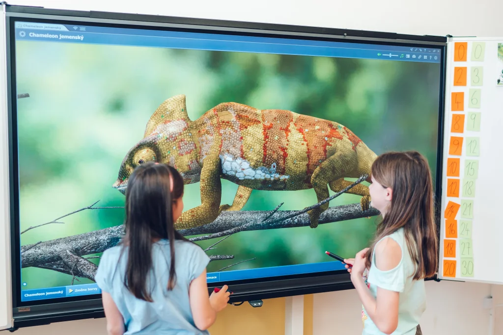 Řada PREMIUM TRIPTYCH 65″, 75″, 86″