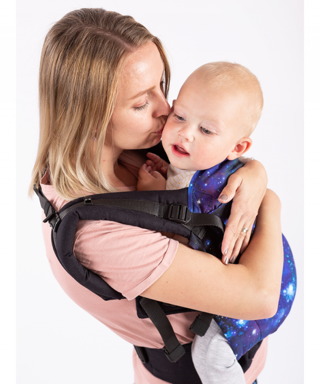 ERGONOMICKÉ NOSÍTKO - ISARA -THE TRENDSETTER - universe - TODDLER