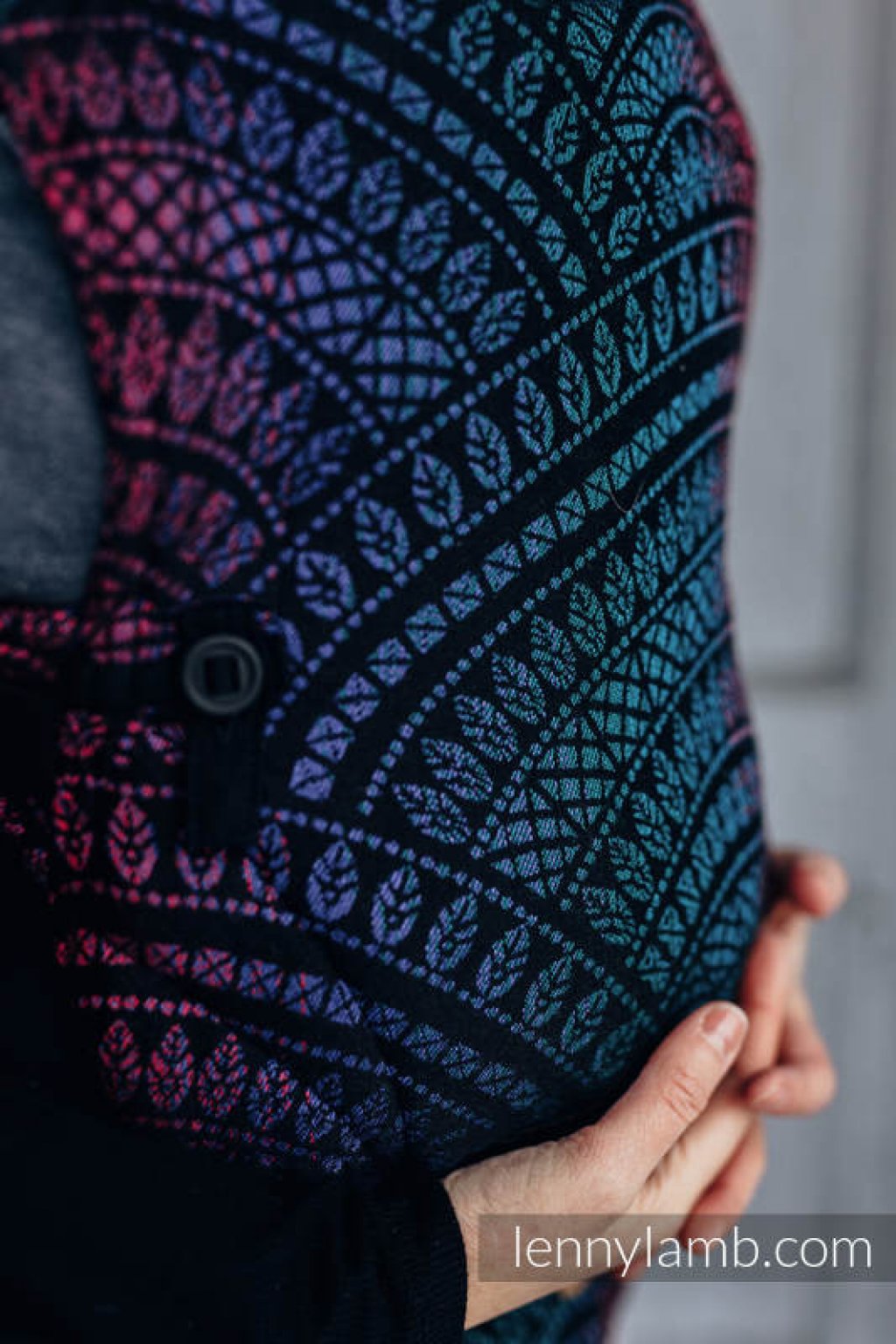 NOSÍTKO PRO VĚTŠÍ DĚTI - LENNY-PRESCHOOL - PEACOCK´s TAIL - BLACK OPAL (merino, hedvábí, kašmír)