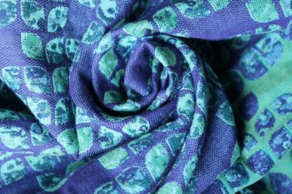 ŠÁTEK NA NOŠENÍ DĚTÍ - Yaro - Petals Ultra Blue Violet Green Seacell