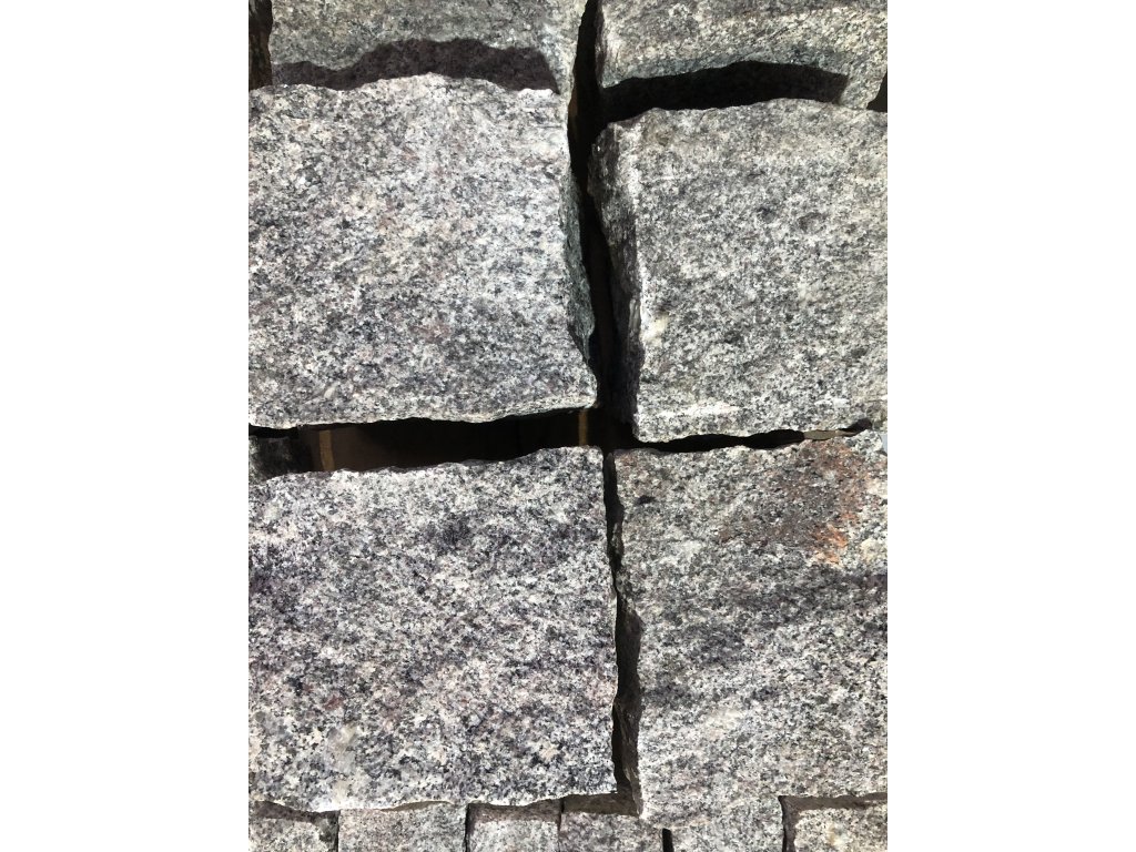 Žulová dlažební kostka  15-17 cm