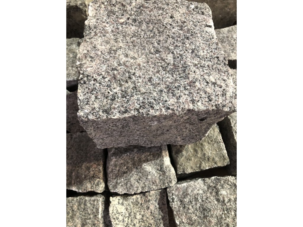Žulová dlažební kostka  15-17 cm
