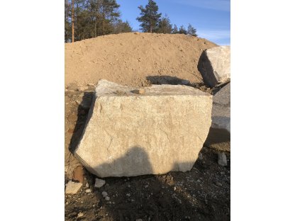 Solitérní kámen