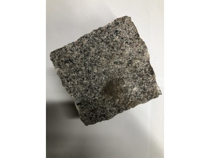 Žulová dlažební kostka  15-17 cm