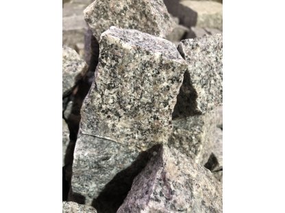 Žulová dlažební kostka 5-7 cm