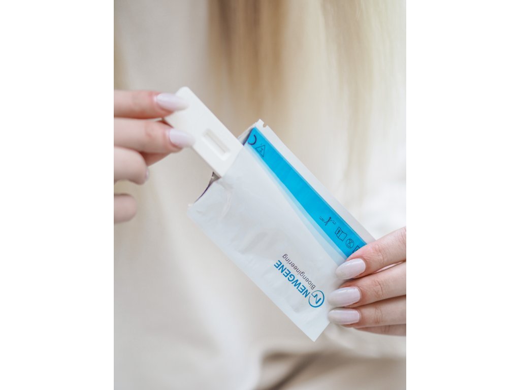 NEWGENE Rapid Test 25 ks - antigenní test z nosu a slin na Covid-19
