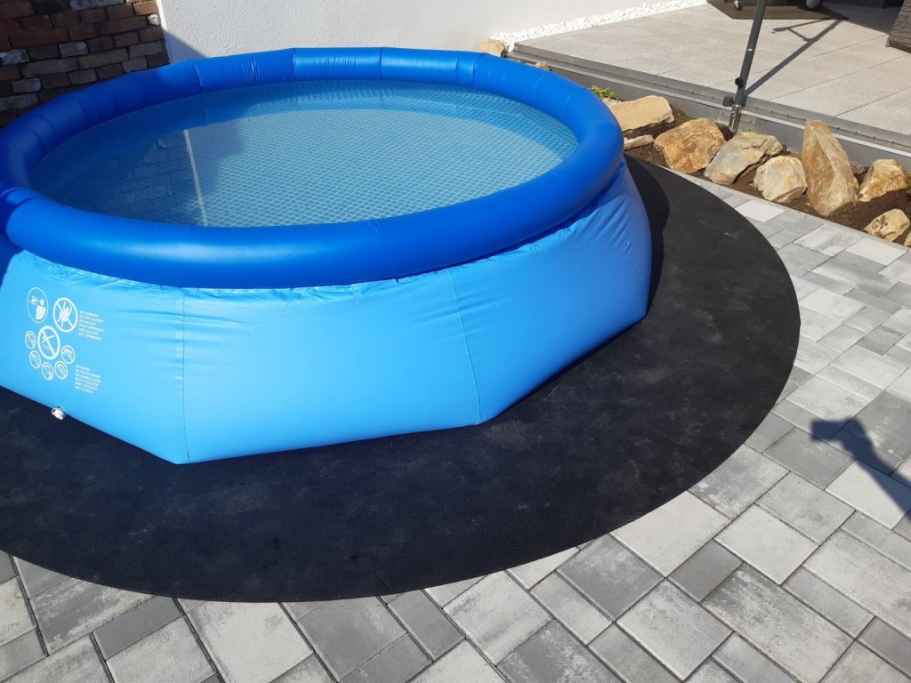 Gumová ochranná tlmiaca kruhová podložka pod bazén, vírivku FLOMA PoolPad - priemer 303 cm x 0,8 cm