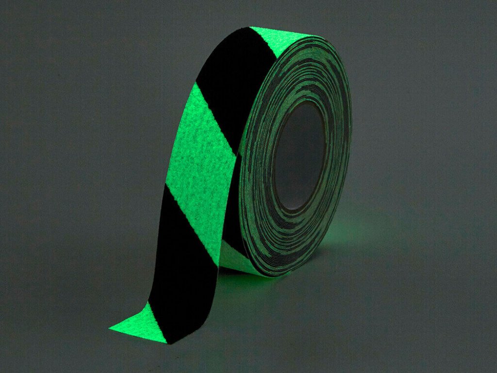 Korundová fotoluminiscenčná protišmyková páska FLOMA Glow in the Dark Hazard - 18,3 x 5 cm hrúbka 1 mm