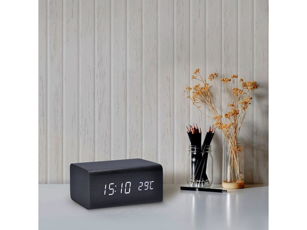 Solight hodiny s budíkom, biele LED podsvietenie, tri budíky, nastaviteľná intenzita podsvietenia, teplomer, dekor: čierne drevo