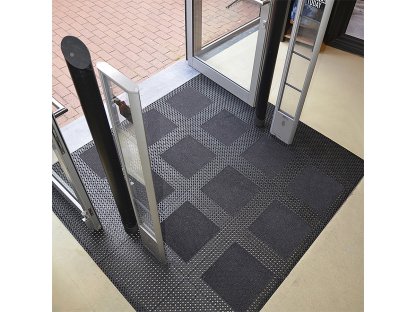 Čierna nábehová hrana "samec" MF Safety Ramps D12/C1,2 Nitrile - 100 x 5 cm