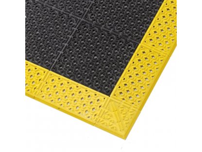 Čierna plastová dierovaná rohož Cushion Lok HD, Grip Step - 76 x 152 x 2,2 cm