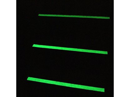 Korundová fotoluminiscenčná protišmyková páska FLOMA Glow in the Dark - 18,3 mx 2,5 cm a hrúbka 1 mm