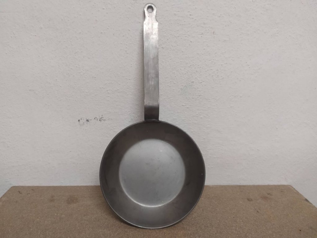 Ocelová pánev pr. 20 cm - výprodej