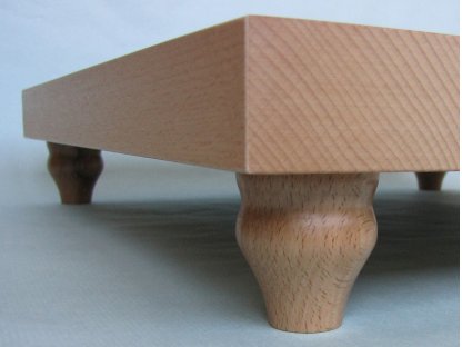 Dřevěný stoleček z buku 19x19, 36 mm