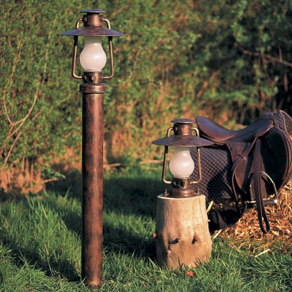 AL6590 Robers venkovní stojací svítidlo ve tvaru petrolejové lucerny