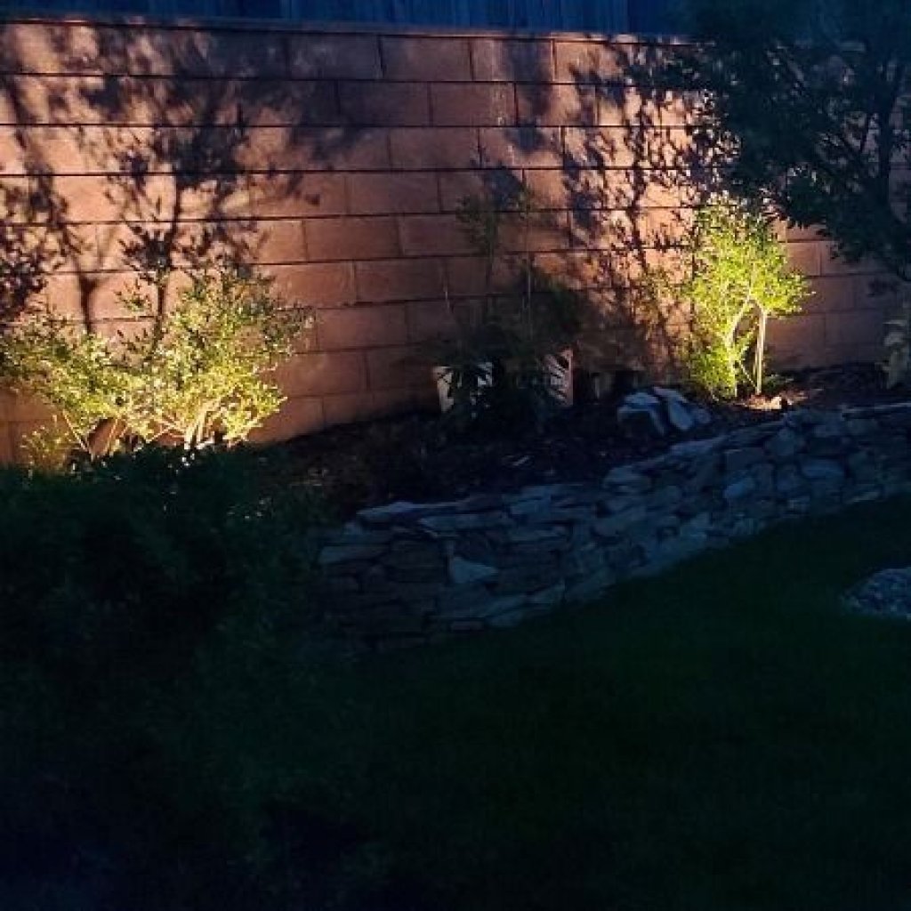 Kompletní set k osvětlení zahrady svépomocí