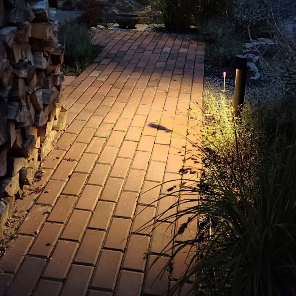 Oberon DL, moderní zahradní sloupkové světlo, LiGHTPRO