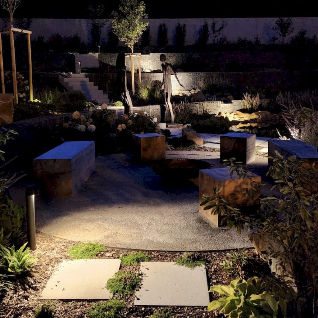 Oberon DL, moderní zahradní sloupkové světlo, LiGHTPRO