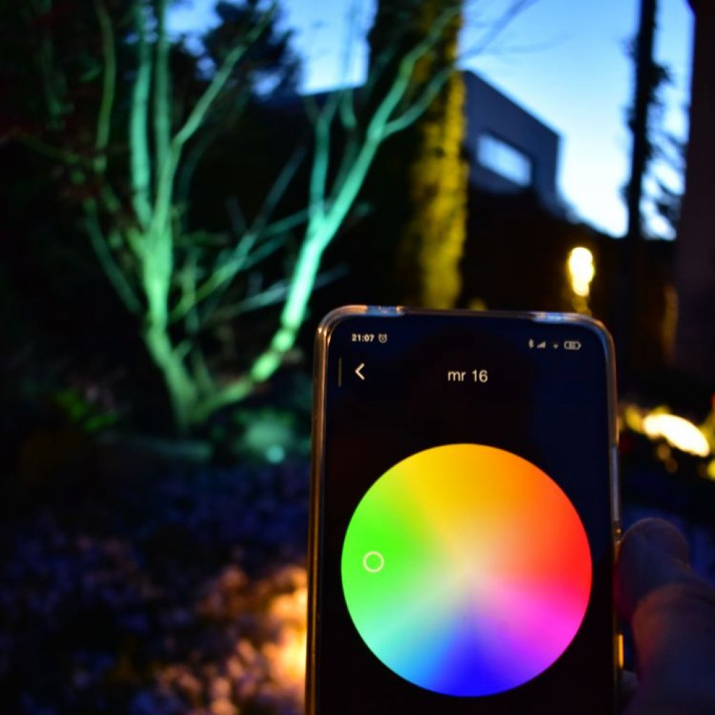 Smart RGB LED MR16 12V do zahradních světel Garden Lights