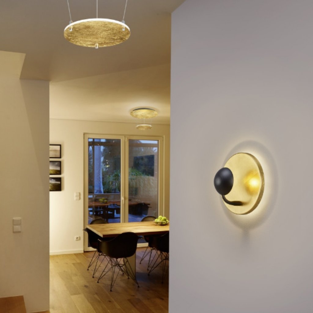 TRIO 223810279 Aurora, LED nástěnné svítidlo ve zlaté barvě